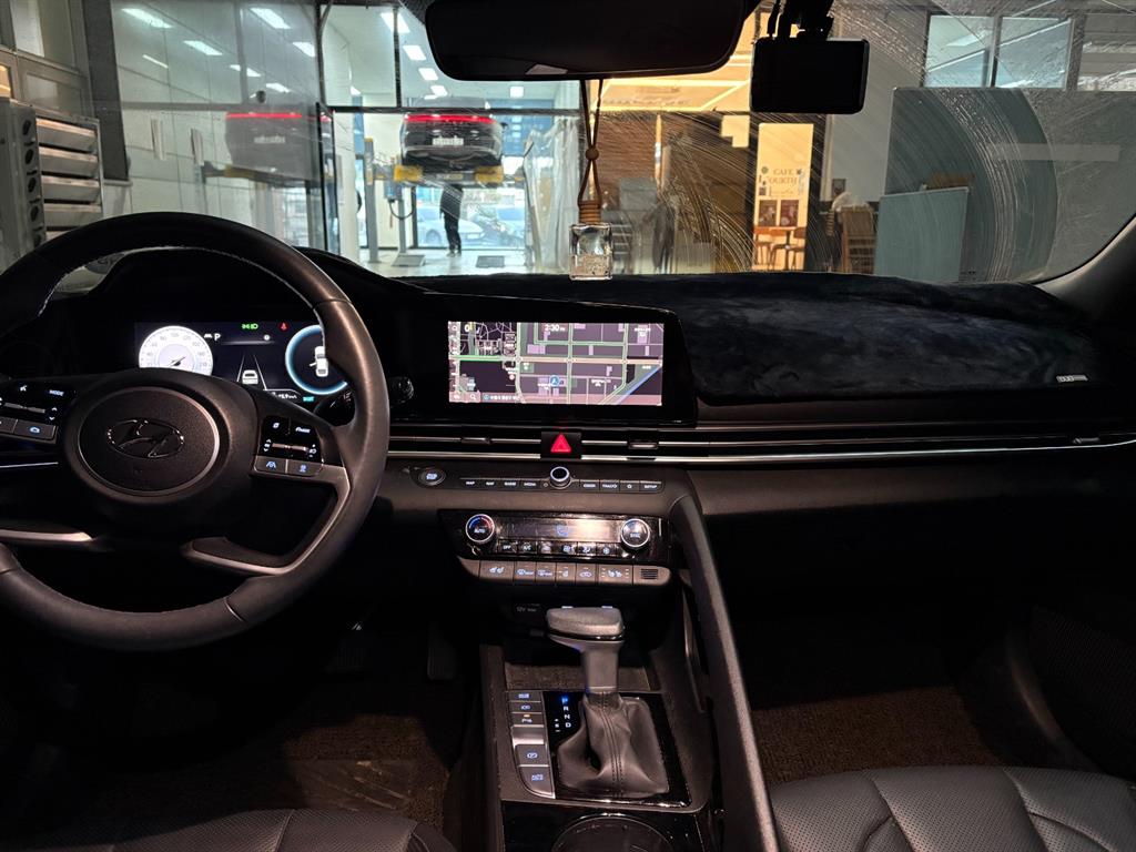 HYUNDAI Avante - Vista 7