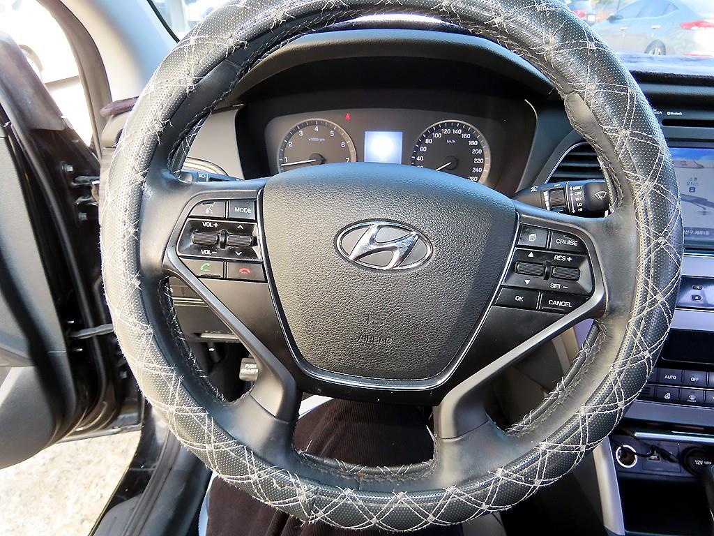 HYUNDAI Sonata - Vista 8