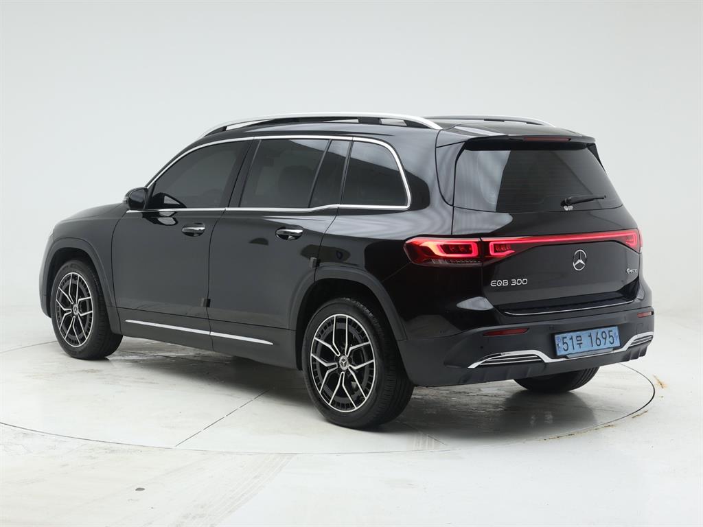 Mercedes Benz EQB - Vista 7