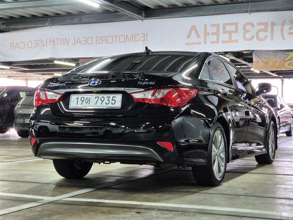 HYUNDAI Sonata - Vista 4