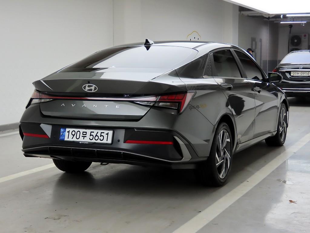 HYUNDAI Avante - Vista 4