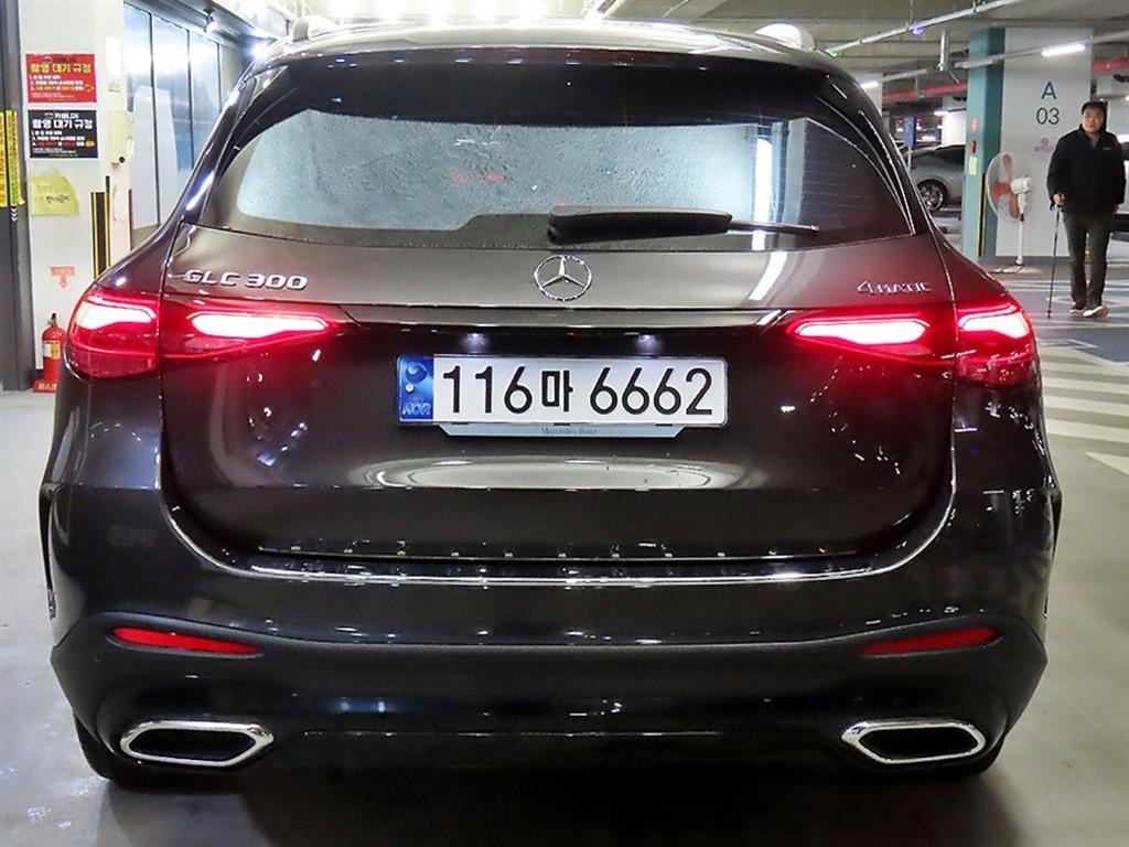 Mercedes Benz GLC Class - Vista 5