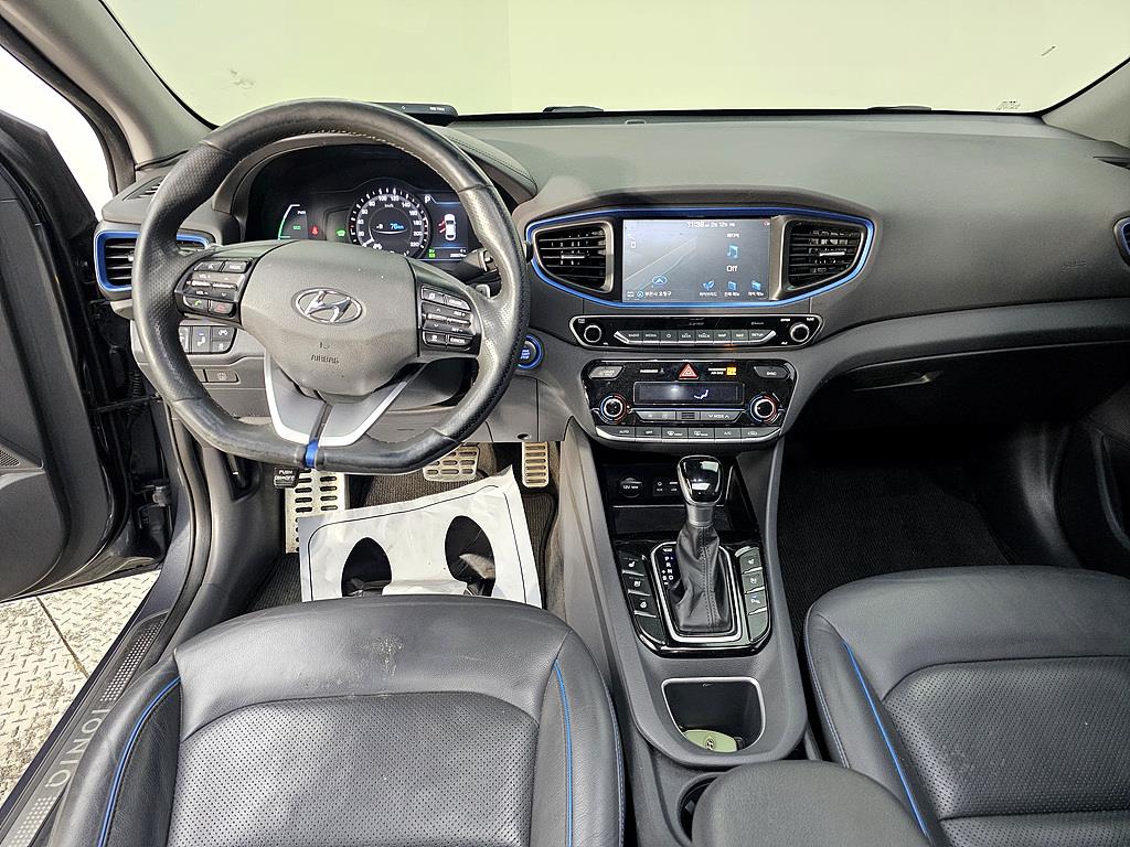 HYUNDAI Ioniq - Vista 5