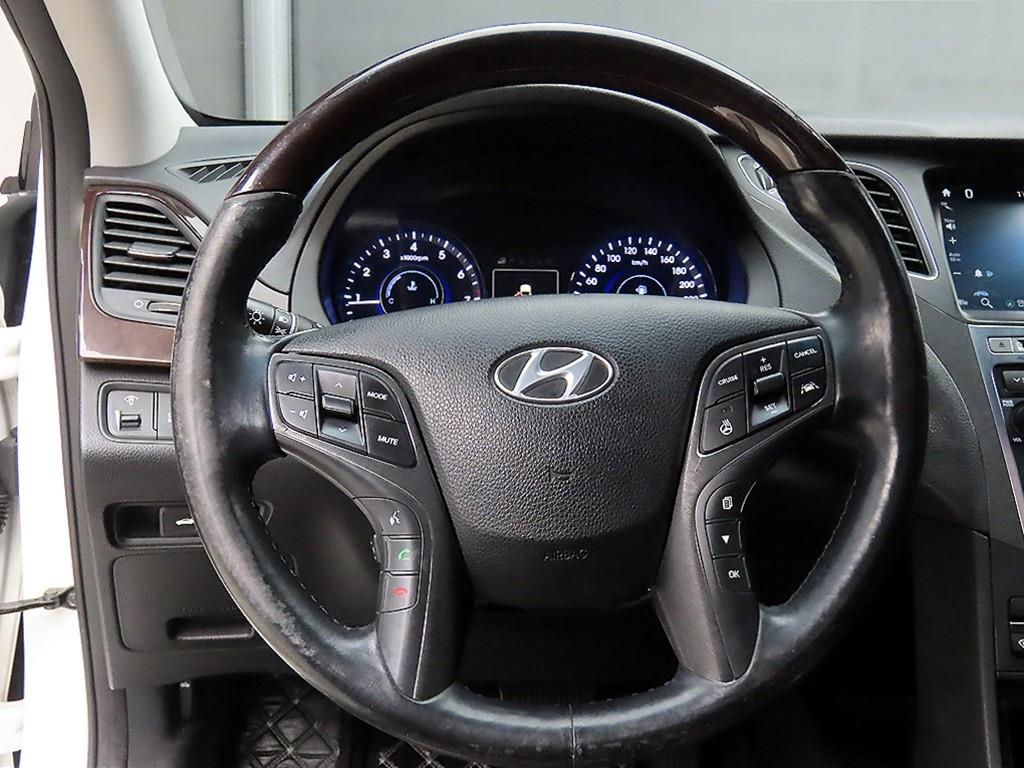 HYUNDAI Grandeur - Vista 9