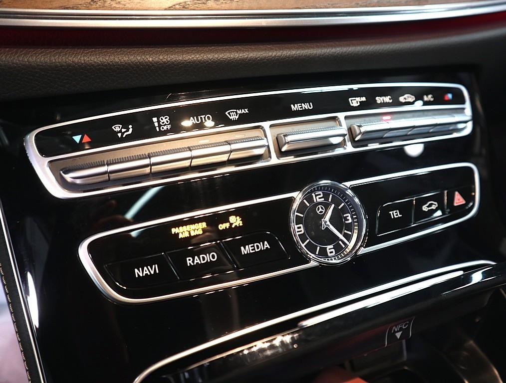 Mercedes Benz E class - Vista 12