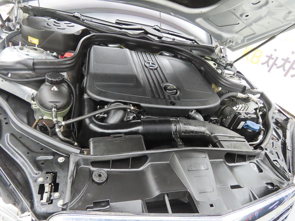 Mercedes Benz E class 2013 Plateado - Importación desde Corea - HF Imports Iquique - Foto 19