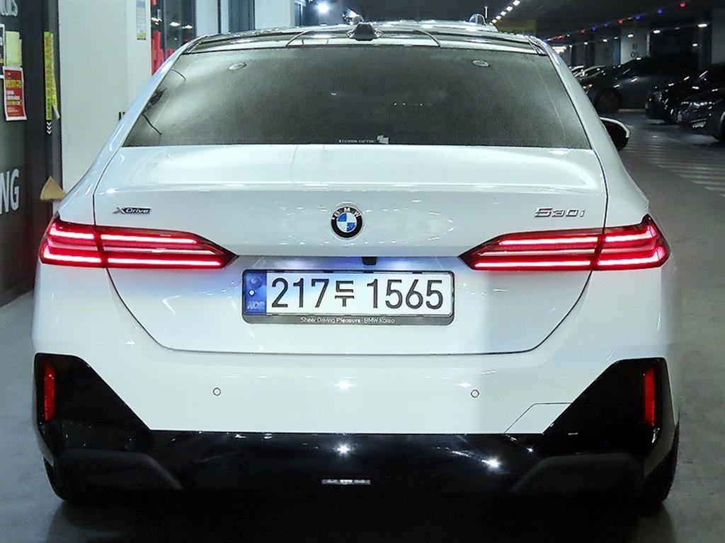 BMW 5 Series - Vista 5