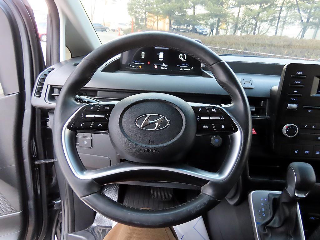 HYUNDAI Staria - Vista 8