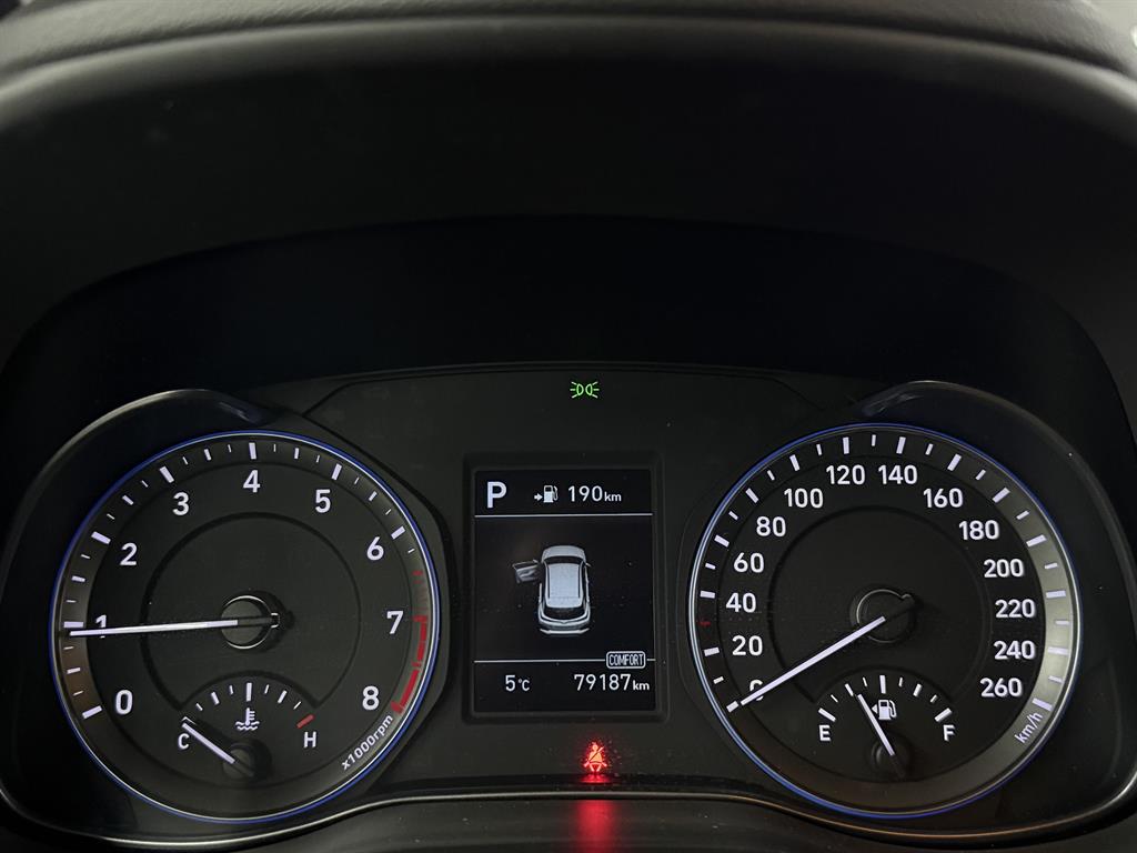 HYUNDAI Kona - Vista 12