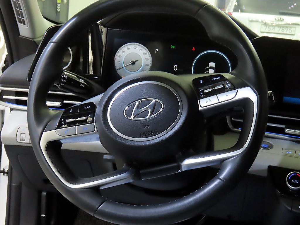 HYUNDAI Avante - Vista 8