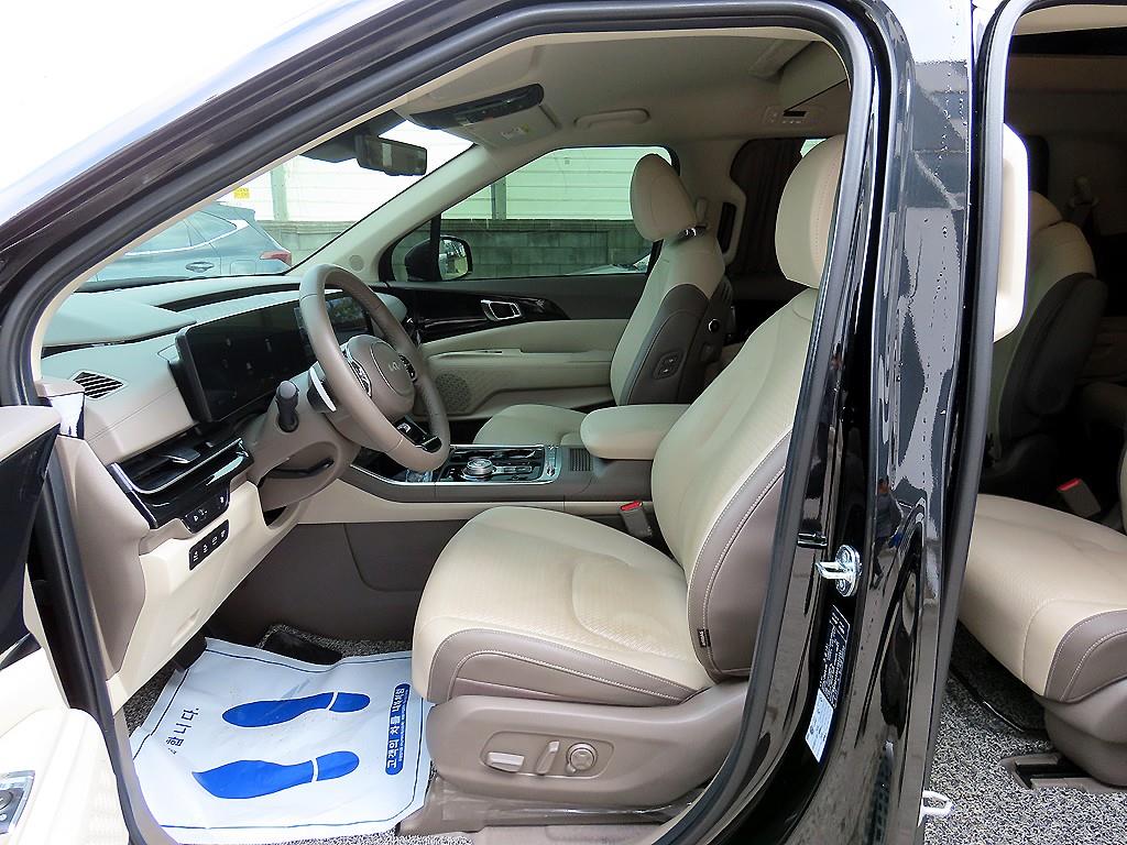 KIA Carnival - Vista 5