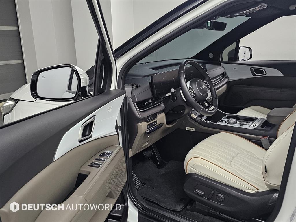 KIA Carnival - Vista 11