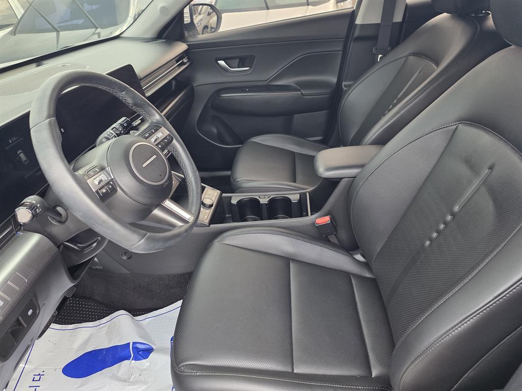 HYUNDAI Kona - Vista 10