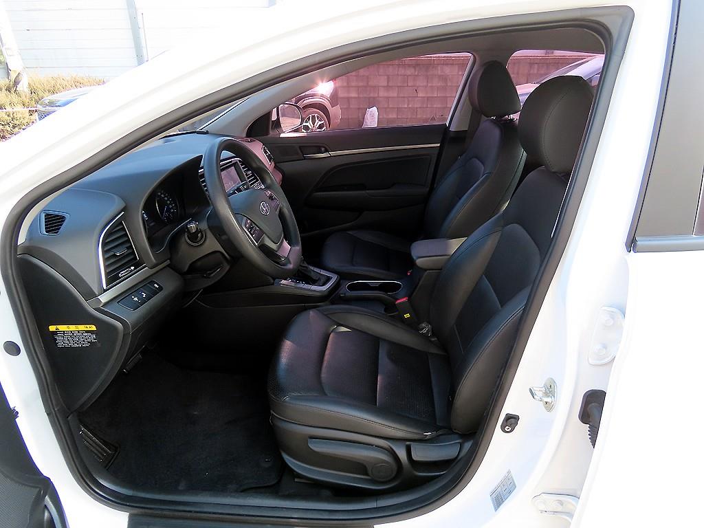 HYUNDAI Avante - Vista 5