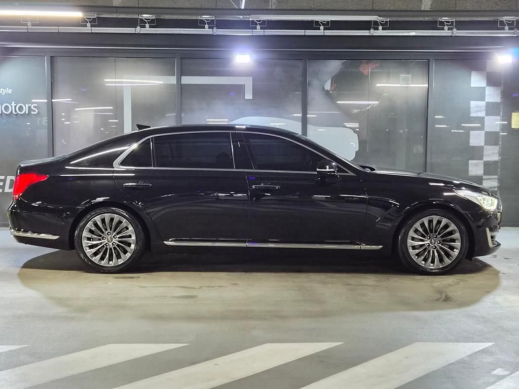 Genesis EQ900 - Vista 5