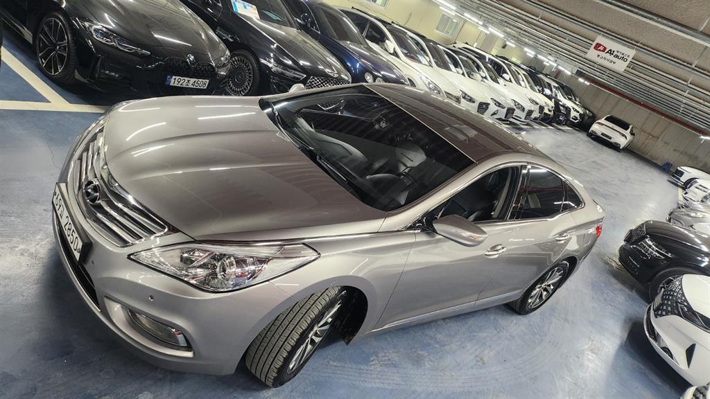 HYUNDAI Grandeur - Vista 6