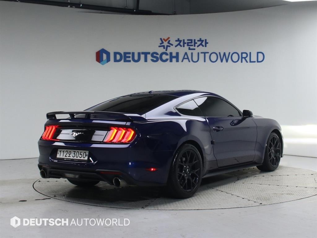 Ford Mustang - Vista 2