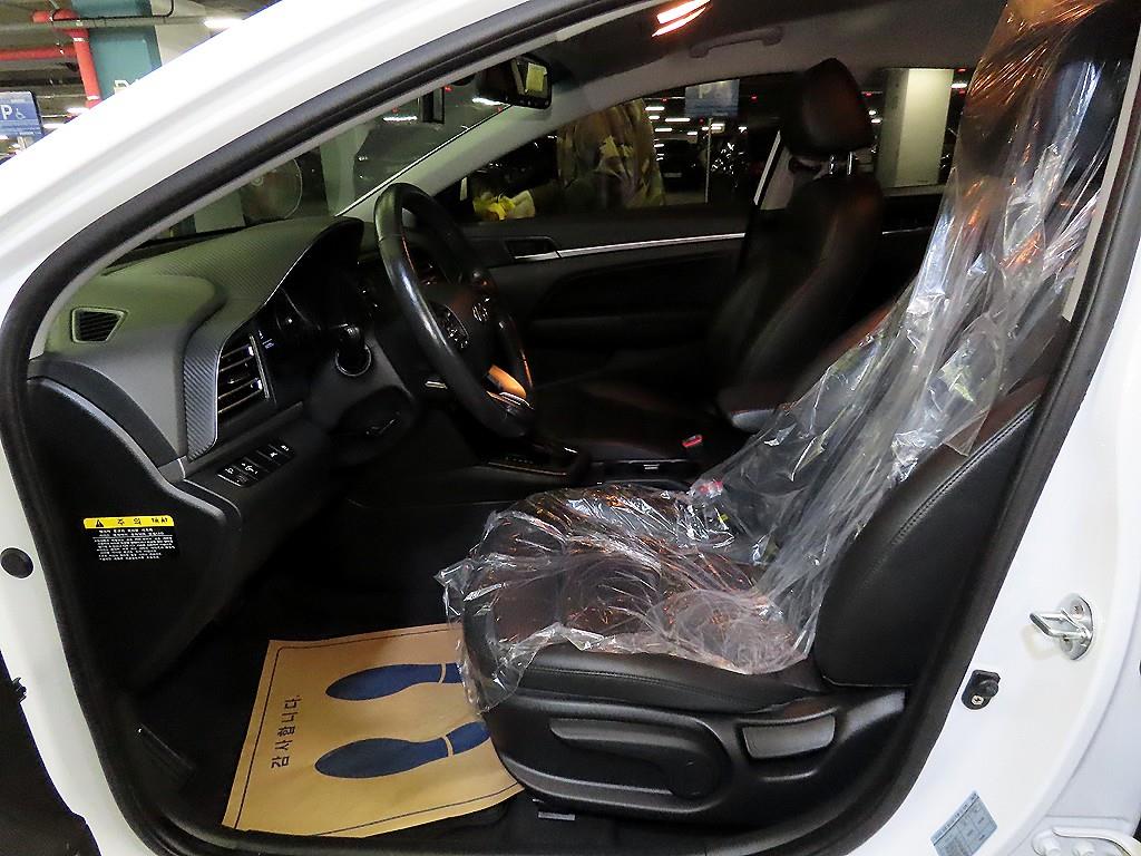 HYUNDAI Avante - Vista 6