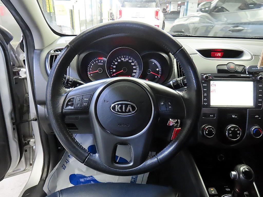 KIA Forte - Vista 8