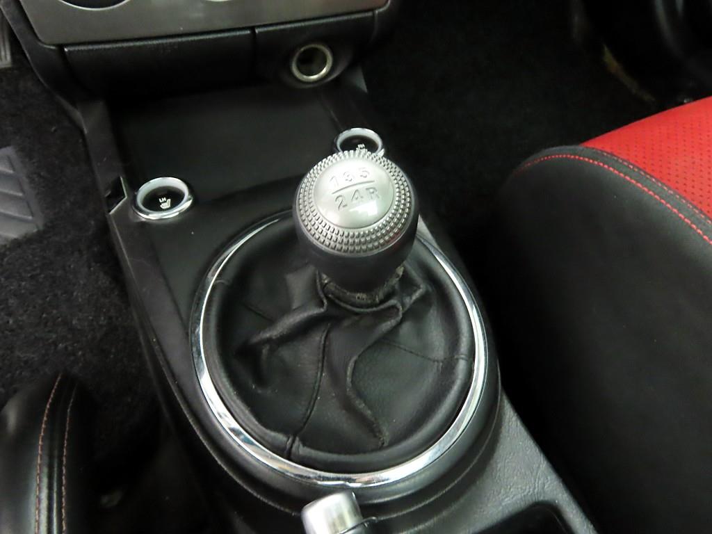 HYUNDAI Tuscani - Vista 9