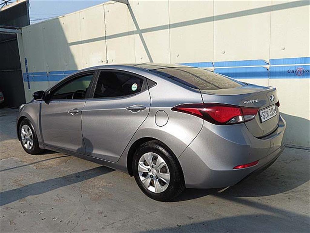 HYUNDAI Avante - Vista 7