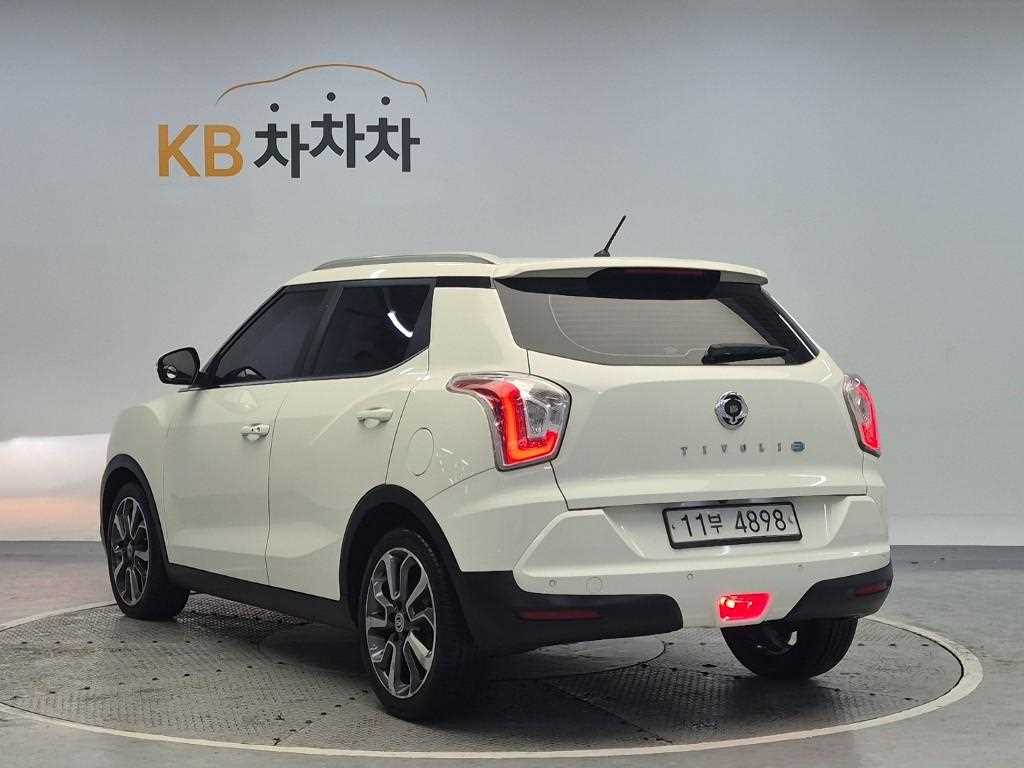 Ssangyong Tivoli - Vista 2