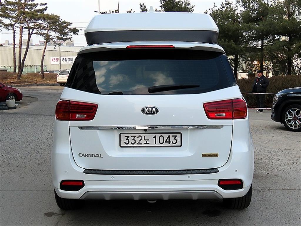 KIA Carnival - Vista 4