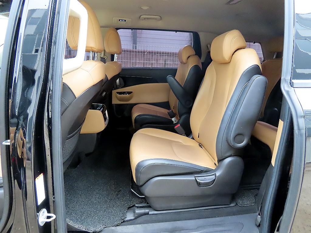 KIA Carnival - Vista 6