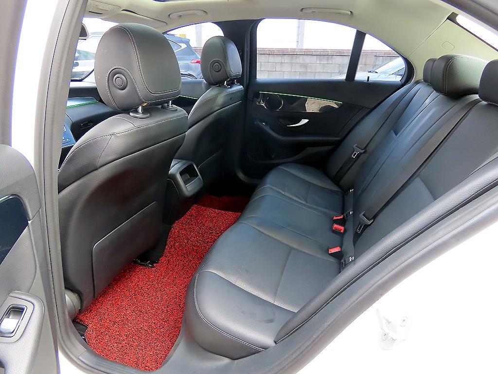 Mercedes Benz C Class - Vista 6