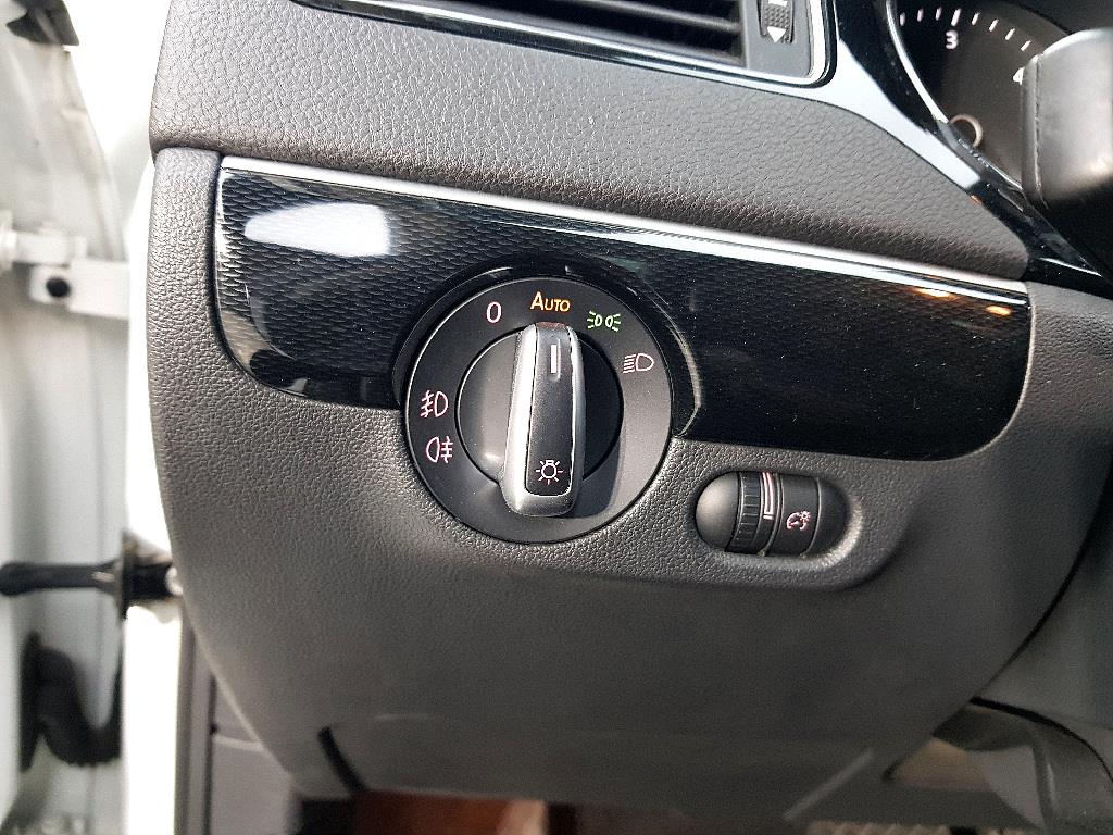 Volkswagen Jetta - Vista 11