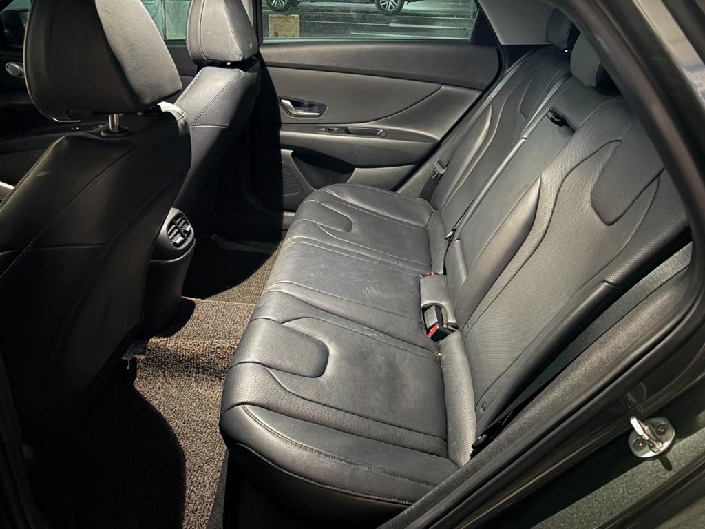 HYUNDAI Avante - Vista 6