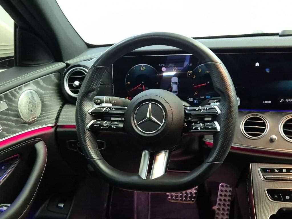 Mercedes Benz E class - Vista 9