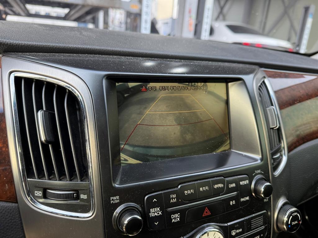 HYUNDAI Equus - Vista 10