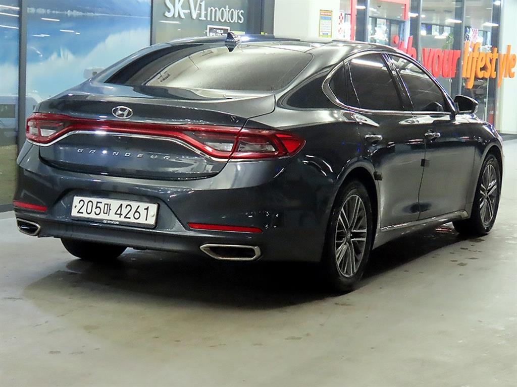 HYUNDAI Grandeur - Vista 4