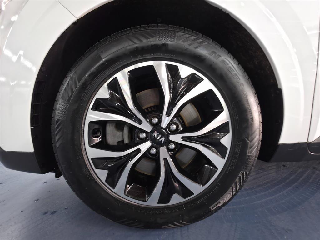 KIA Carnival - Vista 9