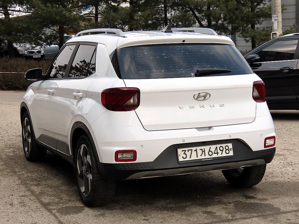 HYUNDAI Venue - Vista 3