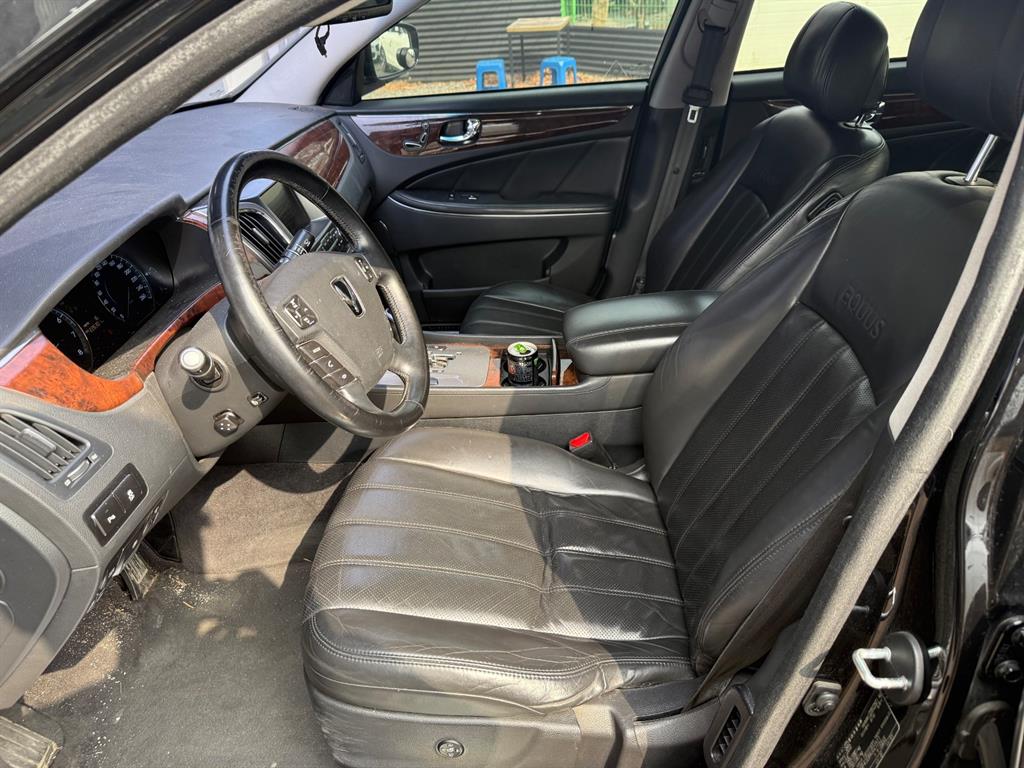 HYUNDAI Equus - Vista 6