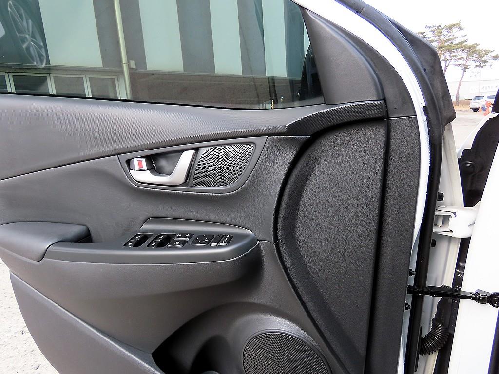 HYUNDAI Kona - Vista 11