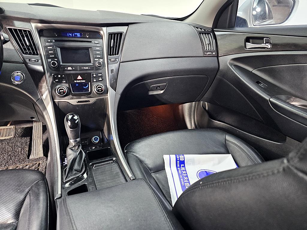 HYUNDAI Sonata - Vista 10