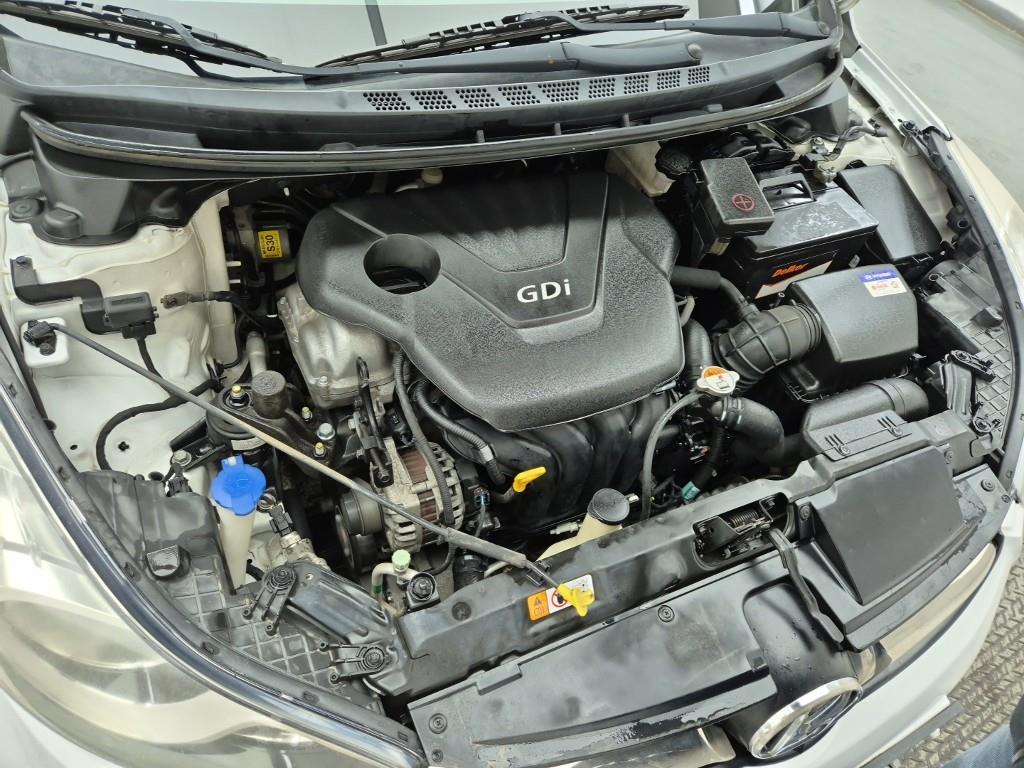 HYUNDAI Avante - Vista 6