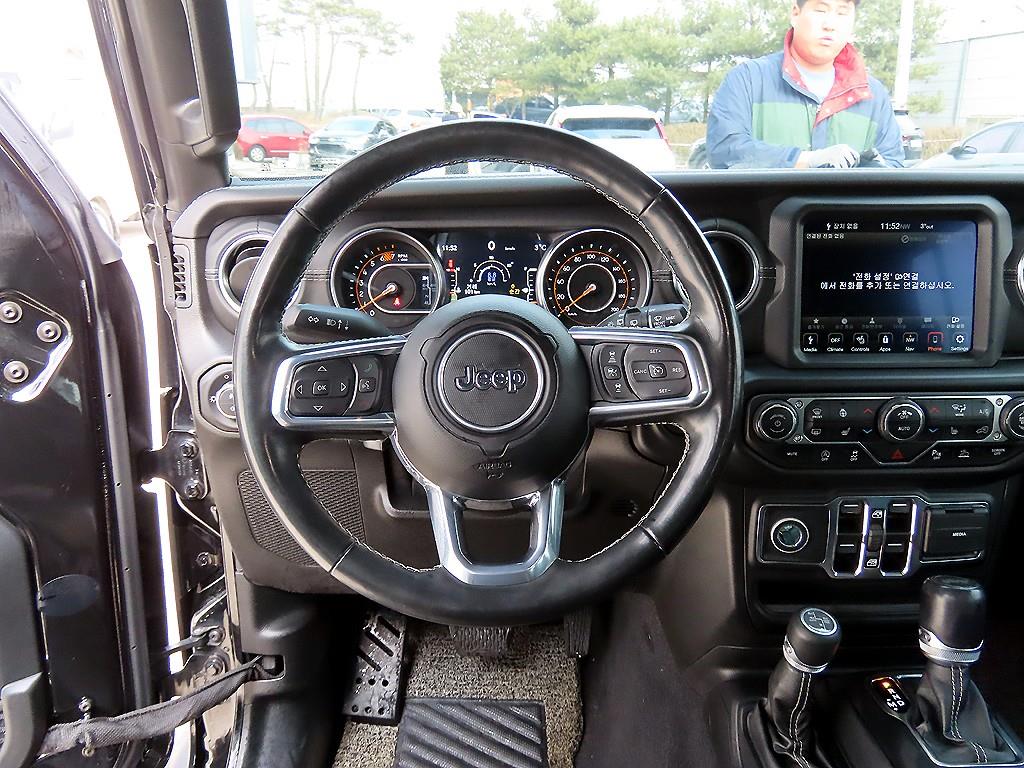 Jeep Wrangler - Vista 8