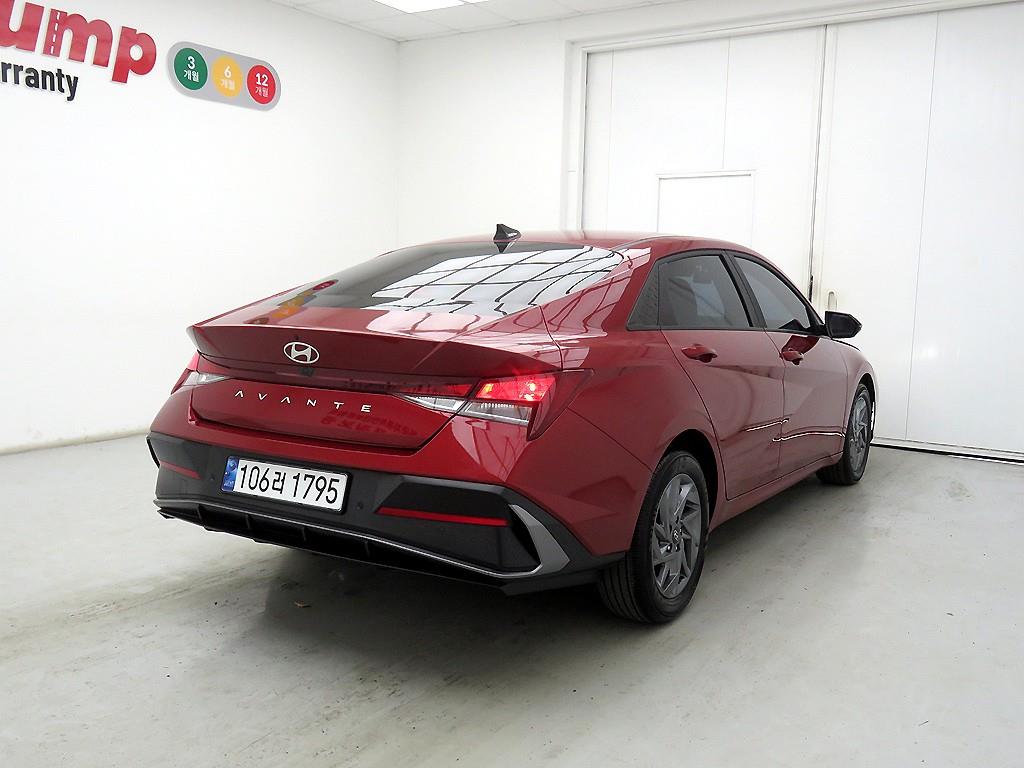 HYUNDAI Avante - Vista 4