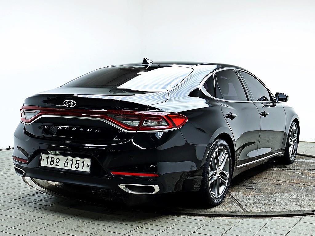 HYUNDAI Grandeur - Vista 7