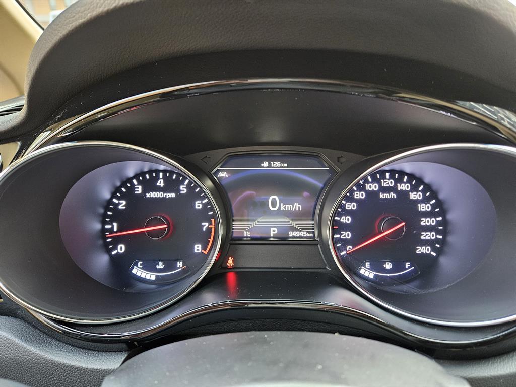 KIA Carnival - Vista 5