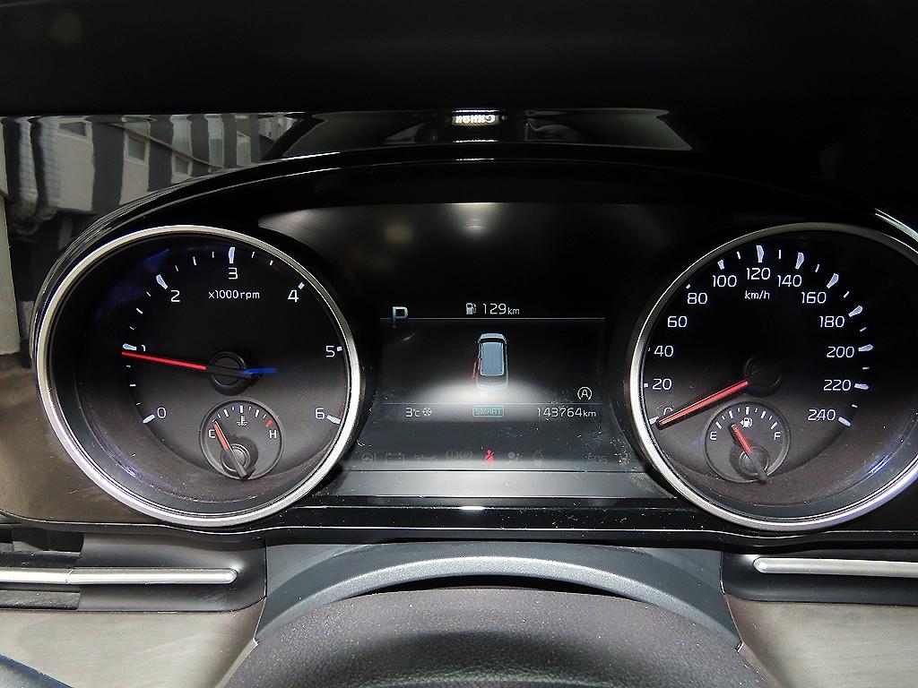 KIA Carnival - Vista 10