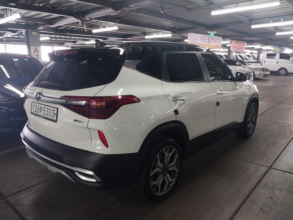 KIA Seltos - Vista 3