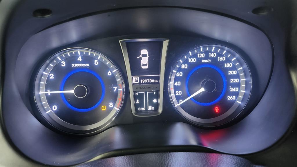 HYUNDAI Grandeur - Vista 7