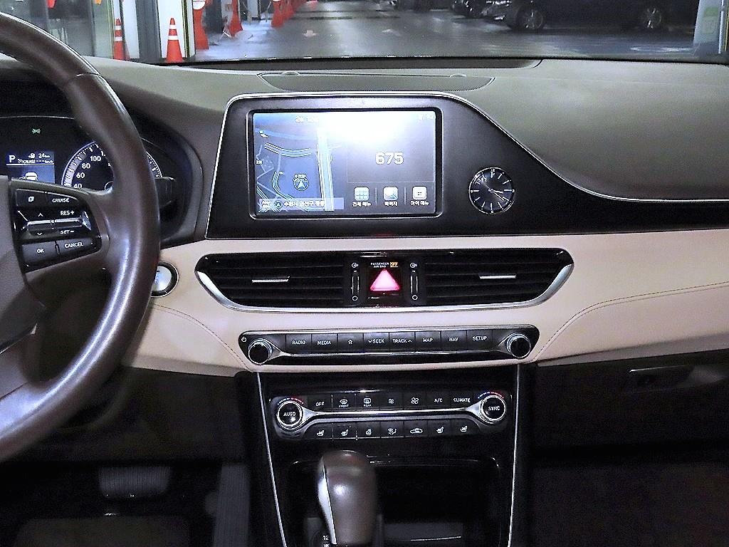 HYUNDAI Grandeur - Vista 11