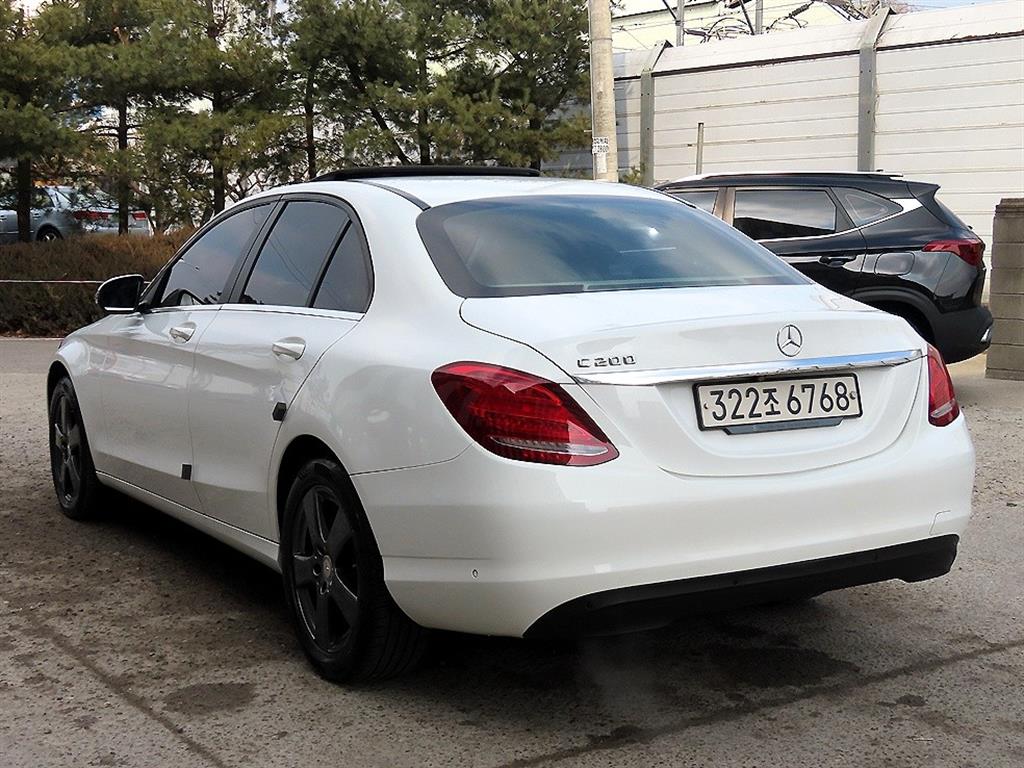 Mercedes Benz C Class - Vista 3
