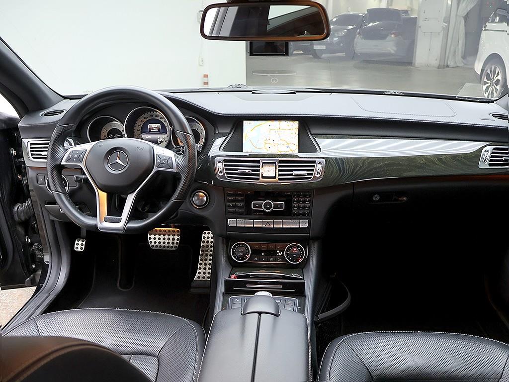 Mercedes Benz CLS Class - Vista 9